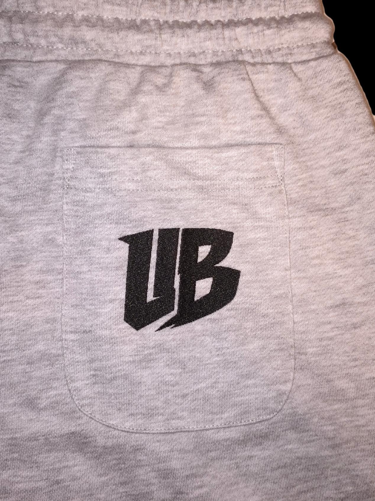 Classic Shorts back pocket detail